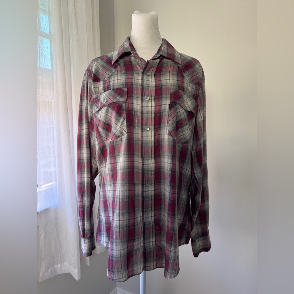 Vintage ‘90s Levi’s Cranberry & Gray Sparkle Plaid Snap Button Long Sleeve Shirt